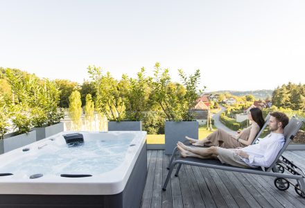 Relaxt am Pool_inet